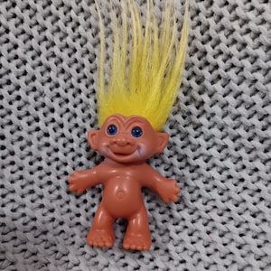 Vintage 1960&#39;s hard plastic 3&quot; ETONE troll with yellow hair and blue eyes - Made in Korea