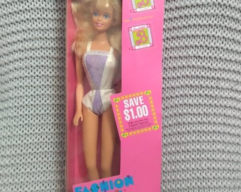 NRFB Vintage Fashion Play Barbie c. 1990 Mattel