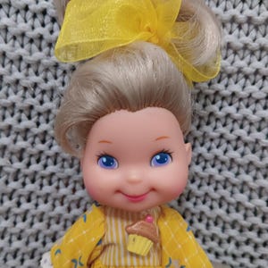 Vintage Cherry Merry Muffin friend doll Banancy Yellow in her original outfit c. 1988 Mattel
