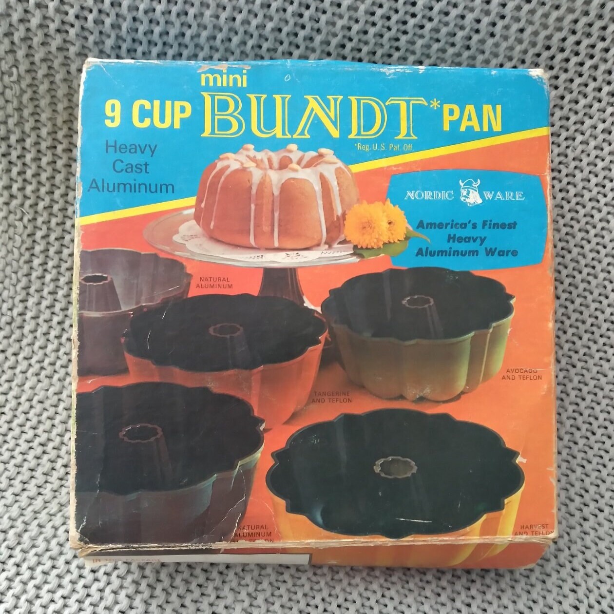 Vintage Nordic Ware MINI 6 Cup Bundt Pan Harvest Gold Heavy Cast Aluminum  W/ BOX