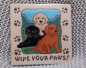 Adorable Labrador themed 6" square hot plate/trivet that says "Wipe Your Paws" - VGC
