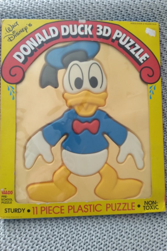 Vintage MIB Walt Disney's Donald Duck 11 Piece Plastic 3D Puzzle C