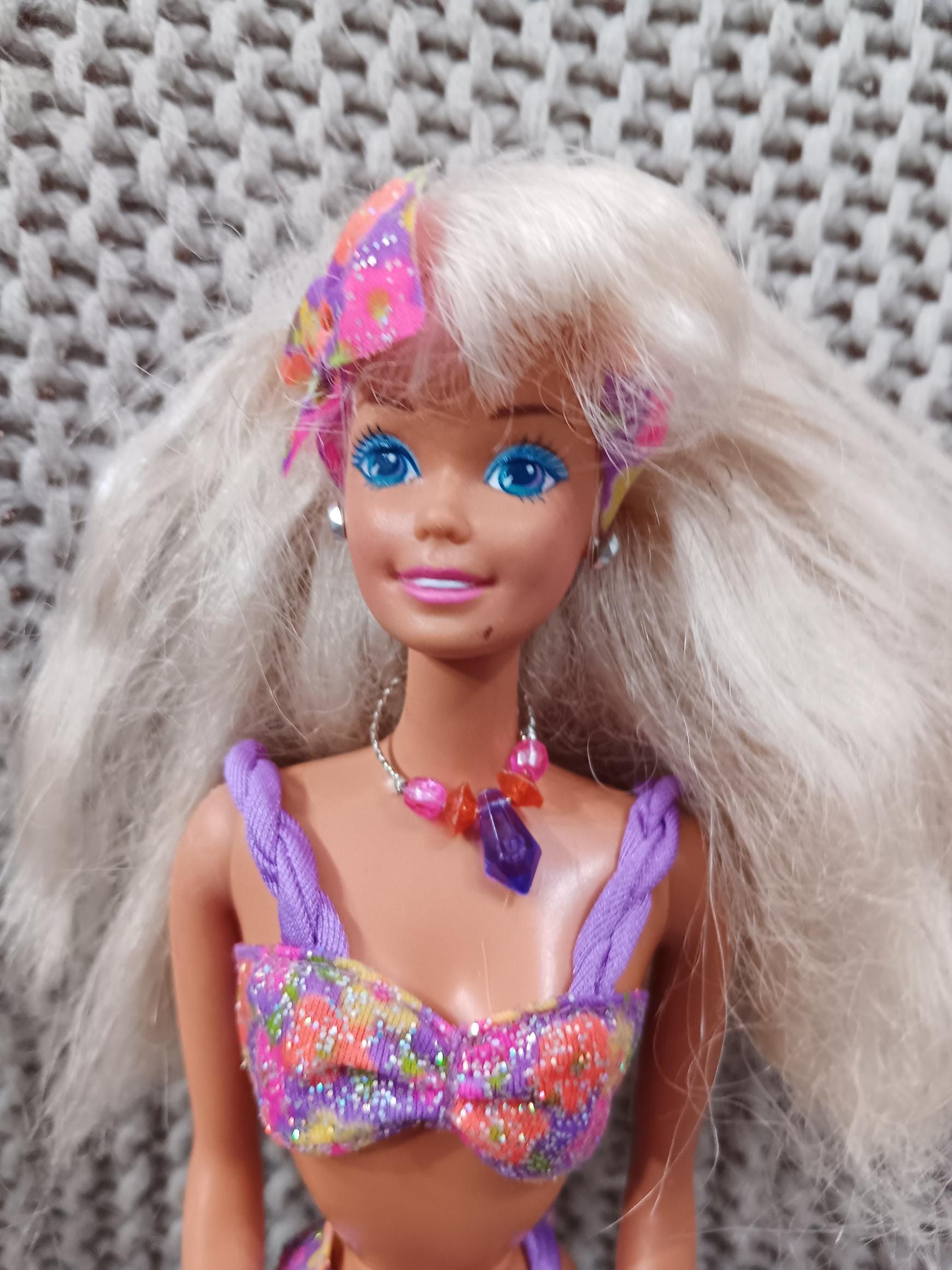 Pink Barbie glitter sparkly sun visor hat glam doll beach river rave festival Barbie Pink Label Festivals of The World Carnival Doll  main image 2