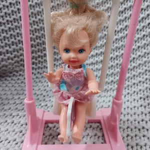 Eatin&#39; Fun Kelly - littlest sister of Barbie in a playground horse swing c. 1997 Mattel