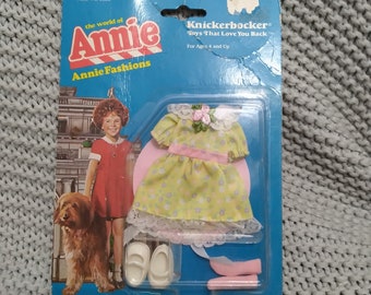 NRFP Vintage Little Orphan Annie Party Dress outfit voor de 6" Knickerbocker pop ca. 1982 Columbia Pictures