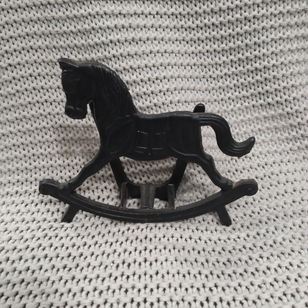 VGC Vintage Cast Iron Rocking horse shaped napkin holder c. 1983 MSR Imports Inc.