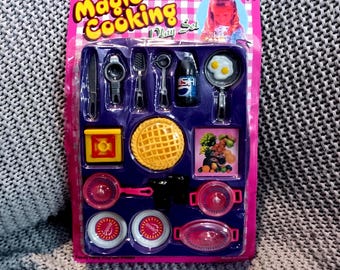 NRFP Vintage "Magic Cooking Funny Playset" Barbie sized Food and Dishes - Pots, Pans, Utensils, Soda, Pie