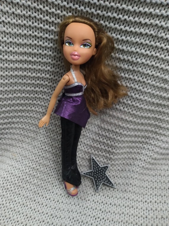 Vintage MGA Bratz Yasmin in Purple and Silver Halter Top, Fur Stole, Black  Pleather Pants and With Star Brush 