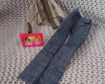 My Scene Barbie: Olive Windbreaker, Jeans & Friends Portrait