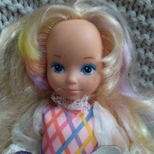 Vintage Lady Lovely Locks Fair Haired Maiden draagt haar originele outfit c. 1985 Mattel