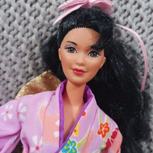 Special Collector&#39;s Edition Barbie Dolls of the World: Japanese Barbie c. 1995 Mattel
