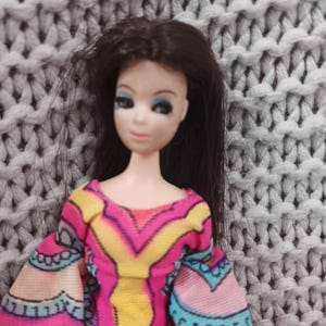 Vintage Topper Dawn doll&#39;s friend Angie - beautiful brunette with hot pink MOD dress