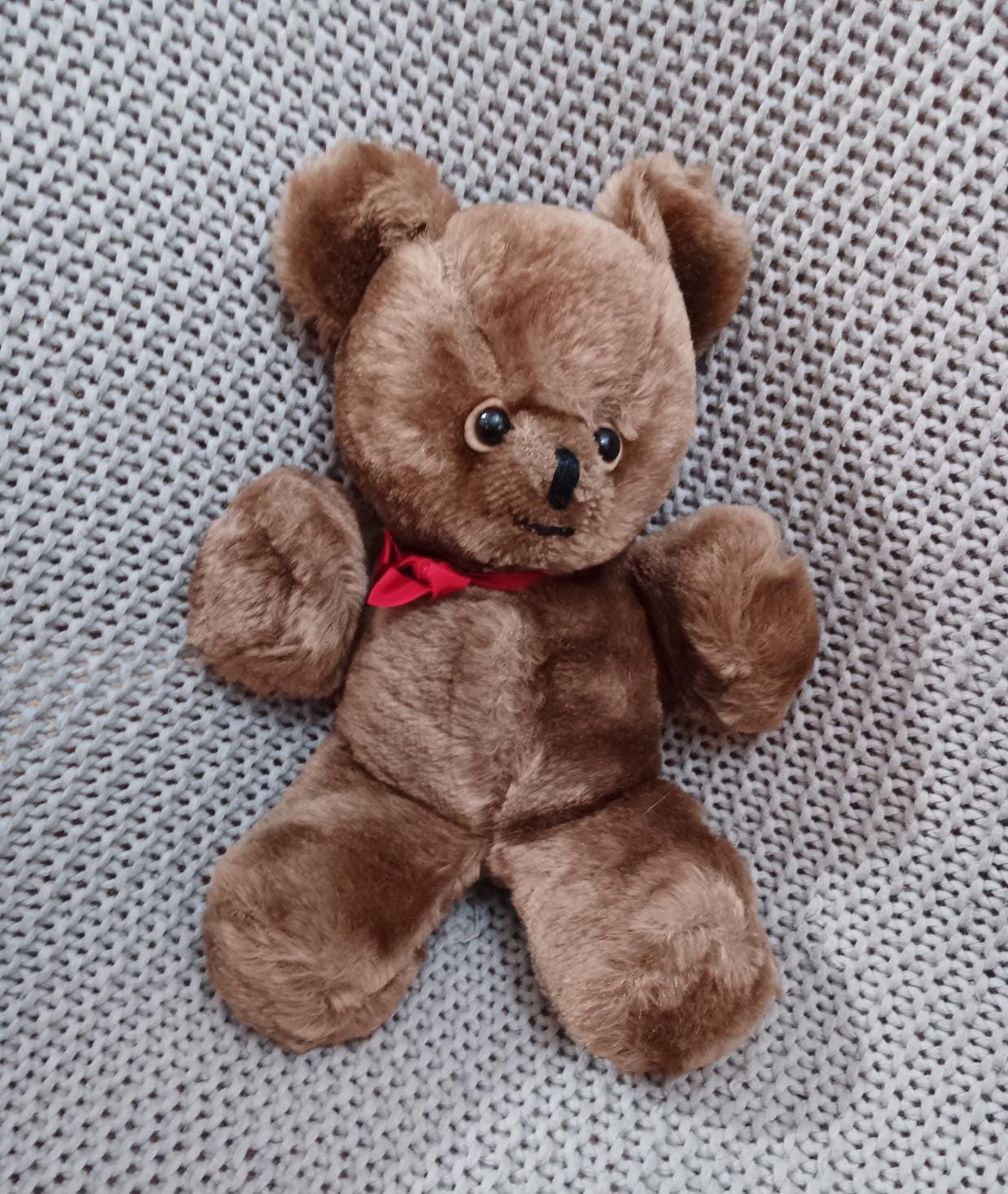 ヴィンテージ ミッドセンチュリー ぬいぐるみテディベア（赤いサテン