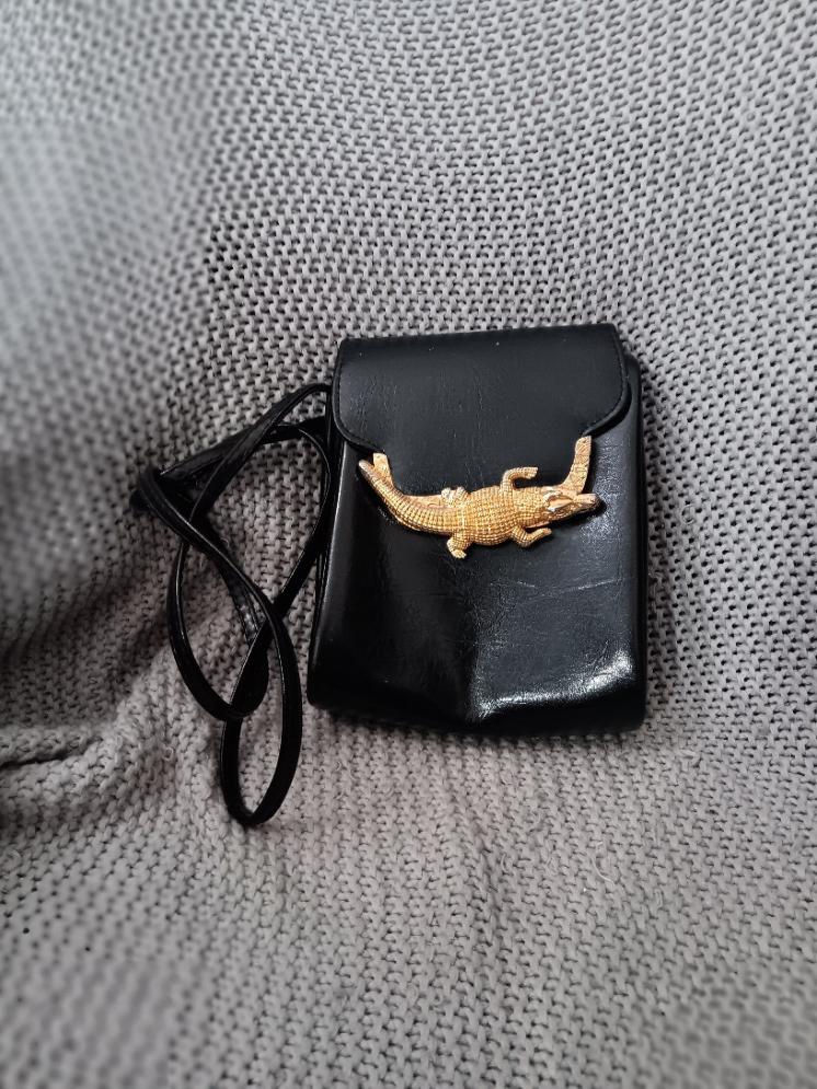 Vintage 1990's SASHA Black Shoulder Bag With Gold Tone Alligator