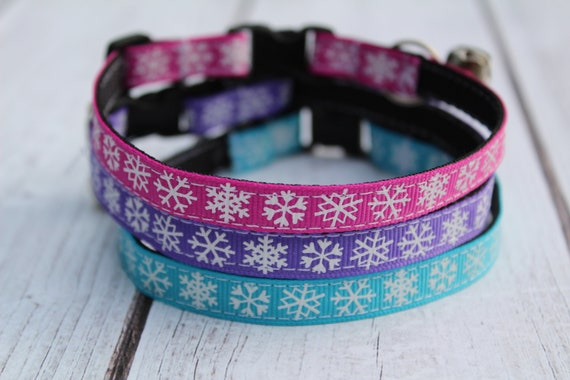 Snowflake Cat Collars - Christmas Cat Collar - XS Christmas Dog Collar - Holiday Cat Collar - Kitten collar - Winter Cat Collar