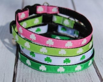 St. Patrick's Day Katzenhalsband – Verstellbar, Mit Glöckchen & Kleeblatt-Fliege, 2er Set