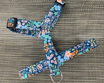 Cute Dog Harness Personalized Custom Embroidery Pet Harness with Name Adjustable No-Pull Puppy Small Dog floral Harness