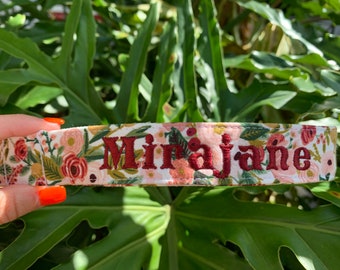 Personalisiertes Blumen Hundehalsband - Besticktes Hundehalsband - Rifle Paper Co. Inspiriertes Halsband - Halsband mit Blumen - Designer Hundehalsband