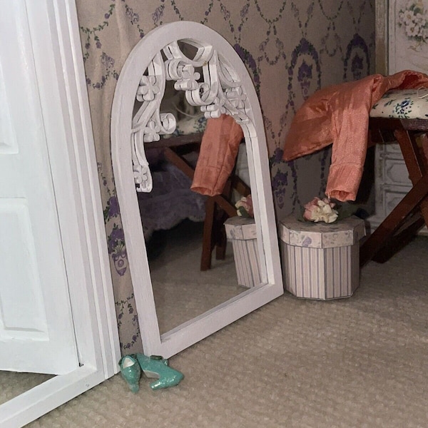 1/12 Dolls house White, Black or Wooden Floral Pattern Mirror
