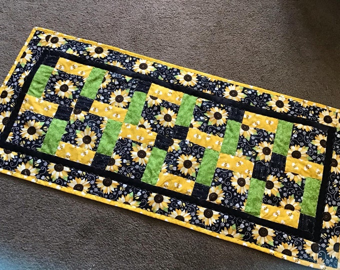 Sunflower Quilted Table Runner - Etsy