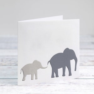 Tarjeta de felicitación de madre y bebé elefante disponible en tarjeta Kraft blanca o marrón para baby shower- cumpleaños- Gracias- Por HKdesign8