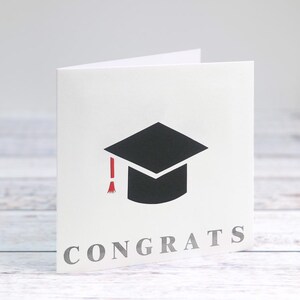 Graduación Felicidades Papercut Card, Gorra de Graduación, Pase de Examen, Ir a la Tarjeta Universitaria, Tarjeta de Celebración.