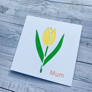 Tulpbloem Moederdagkaart- Lentebloem Papercut-kaart voor moeder- kan binnenin worden gepersonaliseerd en direct worden geplaatst - keuze uit bloemkleuren