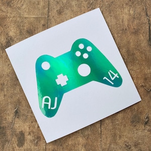 Computer Game Controller Geburtstagskarte mit ihrem Alter und Initialen für Video gamer- Teenager- junge Erwachsene - holographische Finish- von HKdesign8
