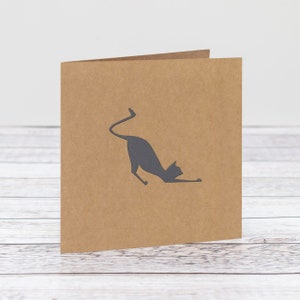 Black Cat-wenskaart met gratis personalisatie. Uniekere kaarten met papercut en linoprint verkrijgbaar bij HKdesign8.