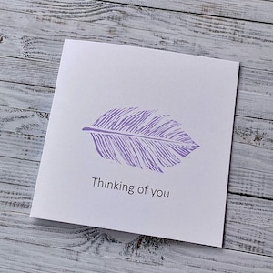 Carte de sympathie personnalisée avec impression linogravure plume - Je pense à vous - Désolé pour votre perte - Dans nos pensées - une autre formulation est disponible