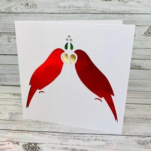 Liebesvögel unter der Mistel Papierschnitt Weihnachtskarte - Eine spezielle Hand geschnittene Karte für Ihre Geliebten, die personalisiert werden kann - von HKdesign8