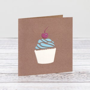 Carte de cupcake avec une cerise sur le dessus, thé de l'après-midi, carte de gâteau pour anniversaire, merci, rétablissement bientôt, invitation, ami, soeur
