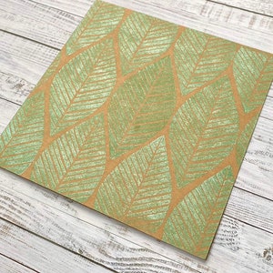 Silver Metallic Green Leaves Linocut Card adatto a qualsiasi occasione - Green Leaf Card stampato a mano e progettato da HKdesign8