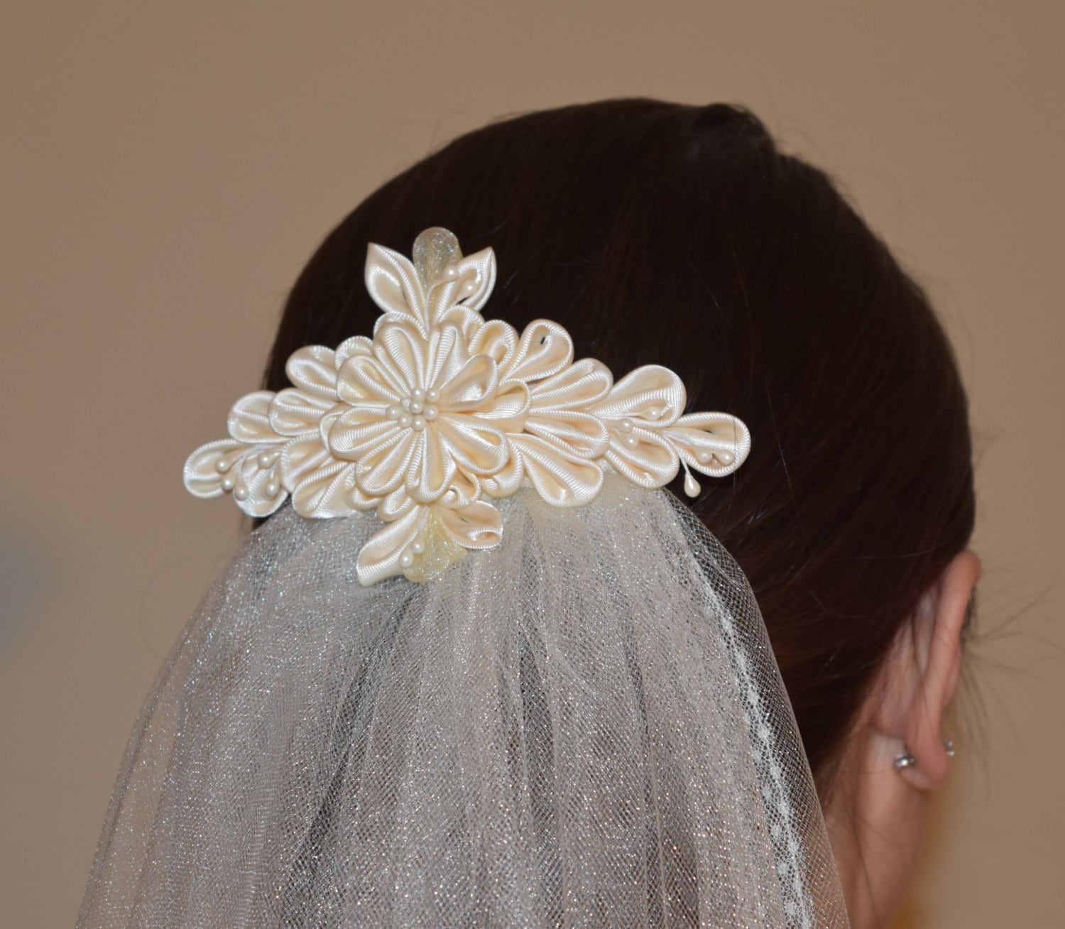 flower comb with veil