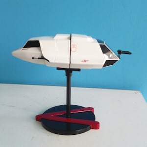 Maqueta de Caza en vuelo de V Los Visitantes escala 1/48. V Visitors Skyfighter Con armas