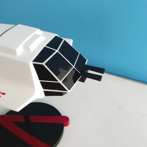 Maqueta de Caza en vuelo de V Los Visitantes escala 1/48. V Visitors Skyfighter image 9