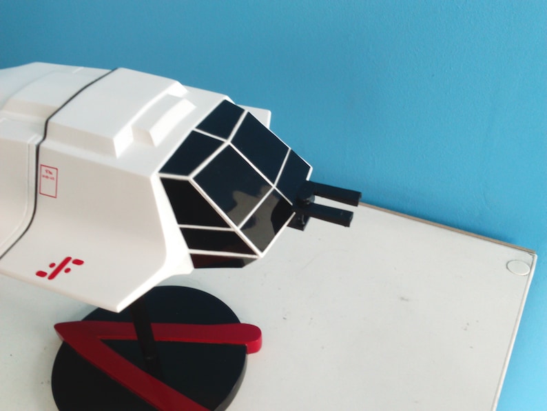 Maqueta de Caza en vuelo de V Los Visitantes escala 1/48. V Visitors Skyfighter image 9