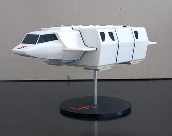 3 pod troop transport ship of V Visitors 1/48 scale model.