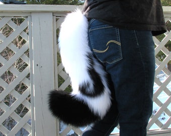 Fantasia de cosplay de cauda de lobo fofinha e peluda inspirada em Okami de qualquer cor