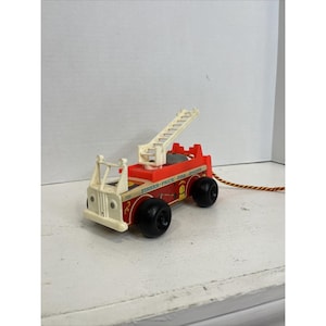 Vintage 1968 Fisher Price Play Family Little People Fire Engine truck no. 720