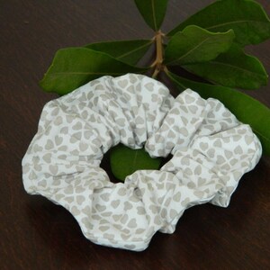 Beige Hearts Patterned Scrunchie, Handmade Scrunchies, Cotton Scrunchies, Scrunchie Hair Ties