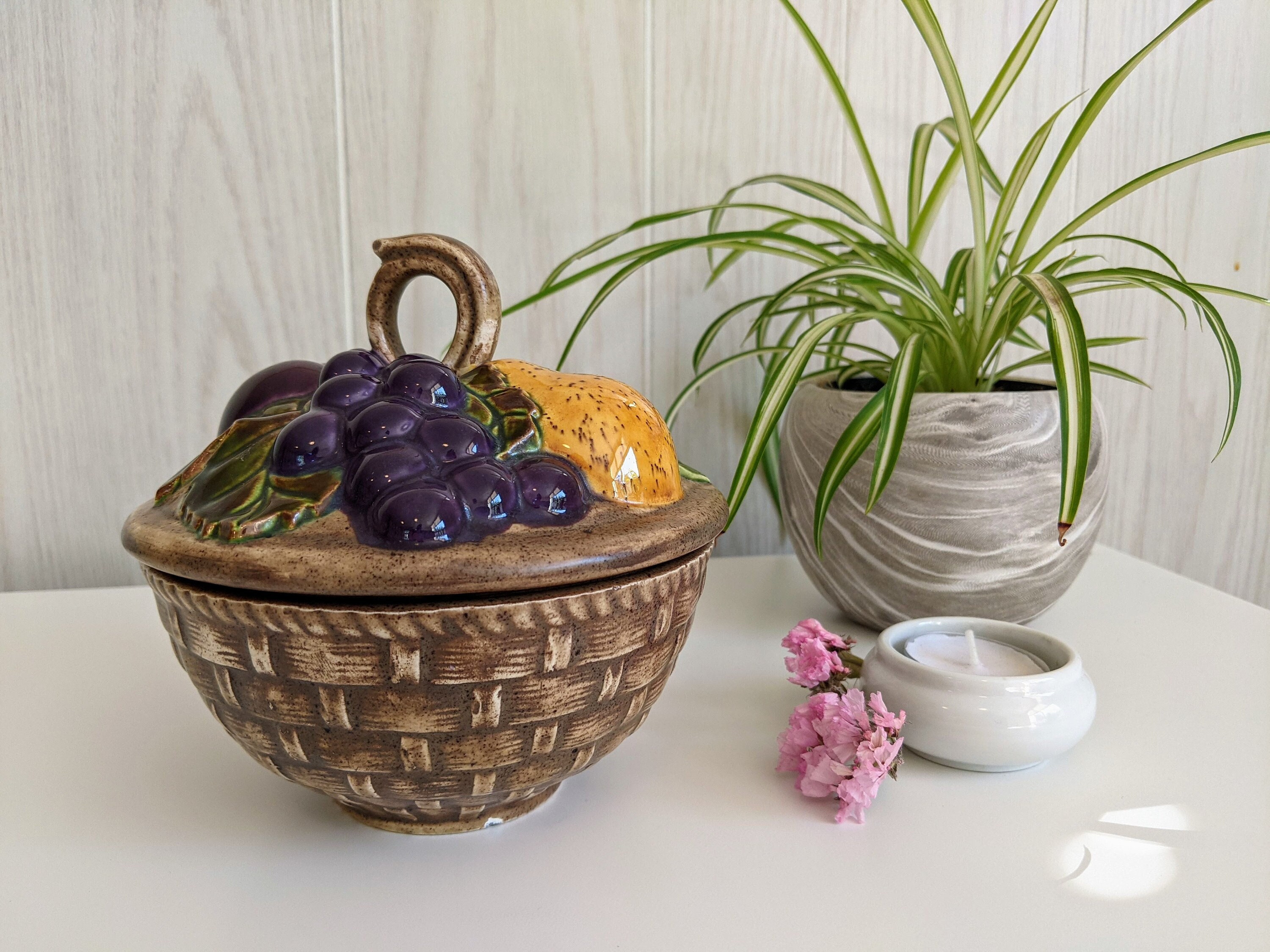 Fruit Bowl With Lid 