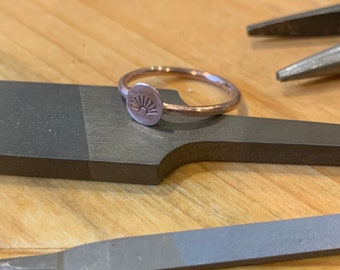 Anillo minimalista estampado del amanecer