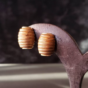 Vintage Wood and Metal Clip On Earrings (EcD-Er-499)ch