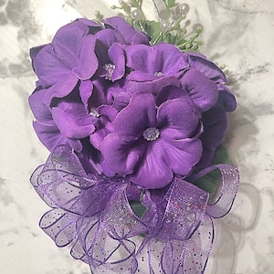 African Violet Corsage, Sorority Pin, Purple Corsage, Plum Corsage Pin, Lavendar Flower, Ceremony Corsage, DST Gift, Graduation Flower
