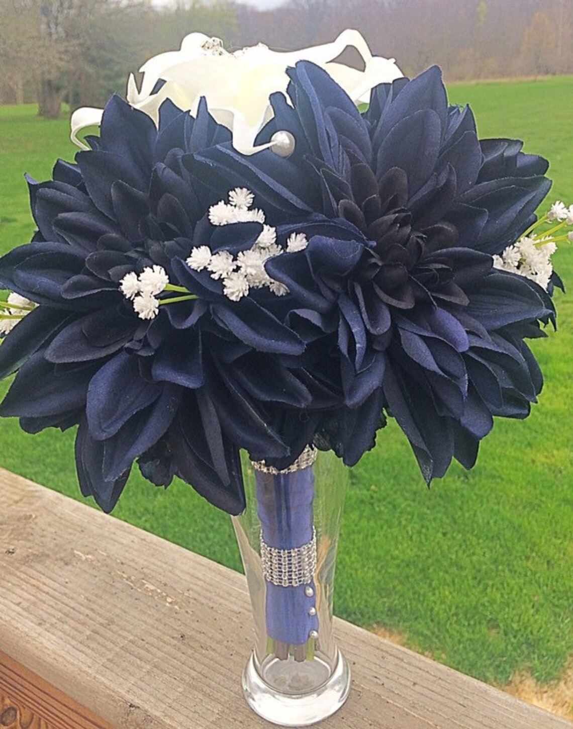 navy blue and white bouquet