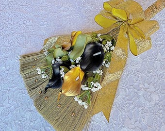 Wedding Broom For Jumping, Choose Your Colors, Customized Broom, Choose Your Flowers, Sage Green, Gold and Black, Gold Ribbon, Calla Lilies