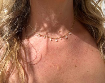 Collar con dije de perla pequeña en cadena gruesa con clip