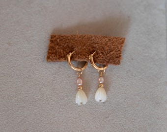 Mother of Pearl pikake flower hoop earrings with pink keshi pearl