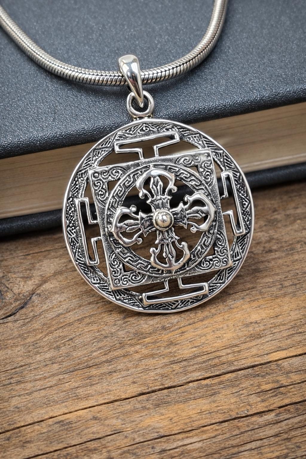 2010’s★ インド特殊国境部隊フロンティア軍★ Vajra Necklace Double Vajra Pendant Necklace –925 Sterling Silver Kalachakra